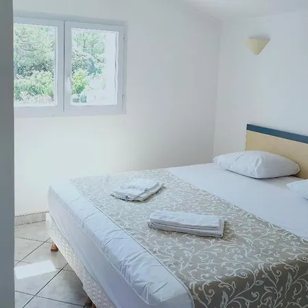 Les Pavillons Du Golfe Favone