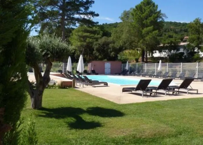 Prázdninový areál Les Pavillons Du Golfe Favone