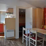 Les Pavillons Du Golfe Feriepark 2*