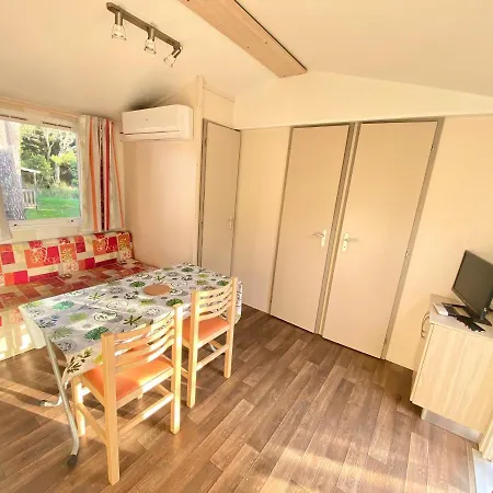 Les Pavillons Du Golfe פאבונה