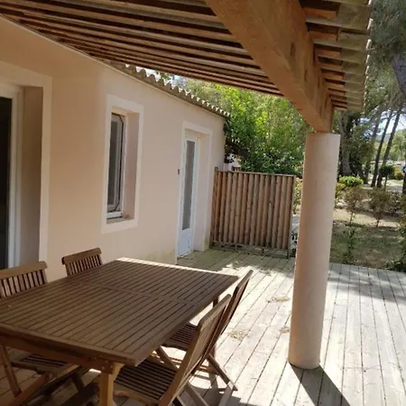 פארק נופש Les Pavillons Du Golfe 2*