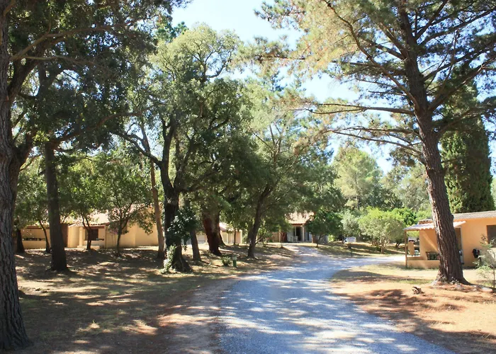 Les Pavillons Du Golfe 2* Favone