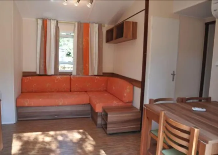 Prázdninový areál Les Pavillons Du Golfe Favone