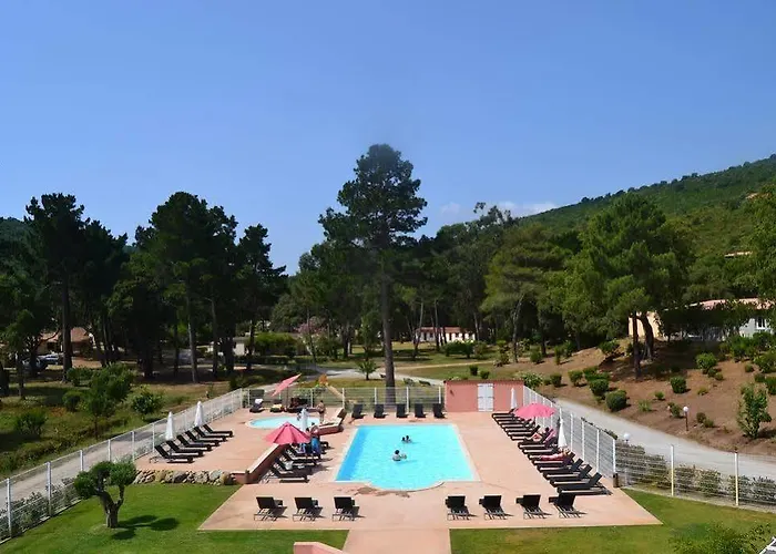 Prázdninový areál Les Pavillons Du Golfe